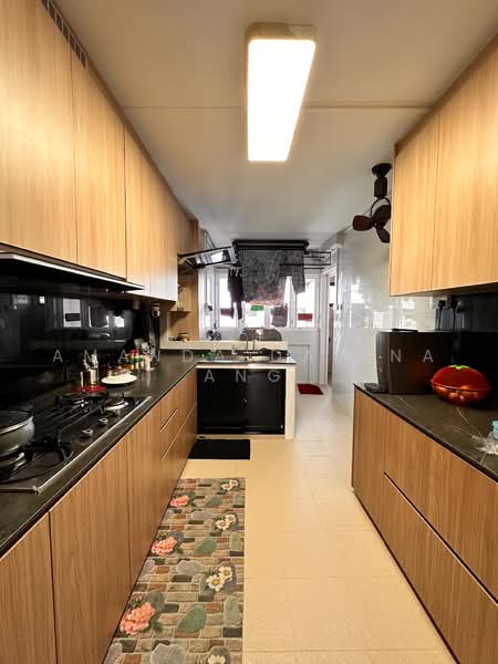 809 Tampines Avenue 4, 809 Tampines Avenue 4, Room Rental, 120 sqft, HDB Flat For Rent, by Amanda Davina Ang, 500216042 - Kitchen - PropertyGuru.com.sg