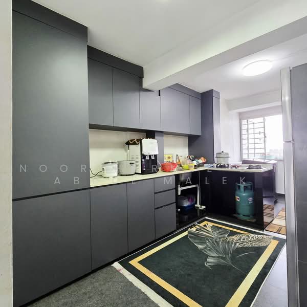 18 Bedok South Road, 18 Bedok South Road, 3 Bedrooms, 699 sqft, HDB Flat For Sale, by Noor Hermie Bin Abdul Malek, 500216059 - Kitchen - PropertyGuru.com.sg