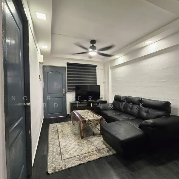 18 Bedok South Road, 18 Bedok South Road, 3 Bedrooms, 699 sqft, HDB Flat For Sale, by Noor Hermie Bin Abdul Malek, 500216059 - Living Room - PropertyGuru.com.sg