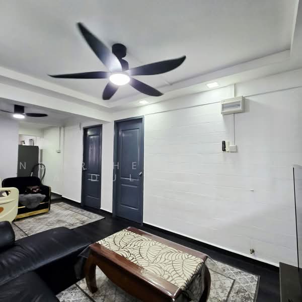 18 Bedok South Road, 18 Bedok South Road, 3 Bedrooms, 699 sqft, HDB Flat For Sale, by Noor Hermie Bin Abdul Malek, 500216059 - Living Room - PropertyGuru.com.sg