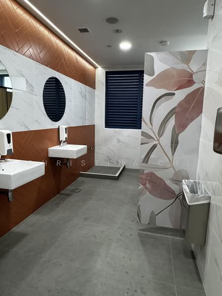 Ubi Techpark, 10 Ubi Crescent, 2,142 sqft, Light Industrial (B1) For Rent, by Christina Chi, 500216089 - Bathroom - CommercialGuru.com.sg
