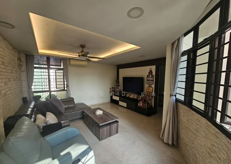 469 Segar Road, 469 Segar Road, 3 Bedrooms, 1,399 sqft, HDB Flat For Sale, by Bernard Kay, 500216091 - Living Room - PropertyGuru.com.sg