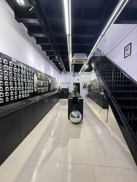 Rare High Human Traffic High Visibility 3 Storey Shophouse Haji Lane, Haji Lane North Bridge Road Arab Street, 1,900 sqft, Shop / Shophouse For Rent, by Tony Eyu, 500216102 - Interior - CommercialGuru.com.sg