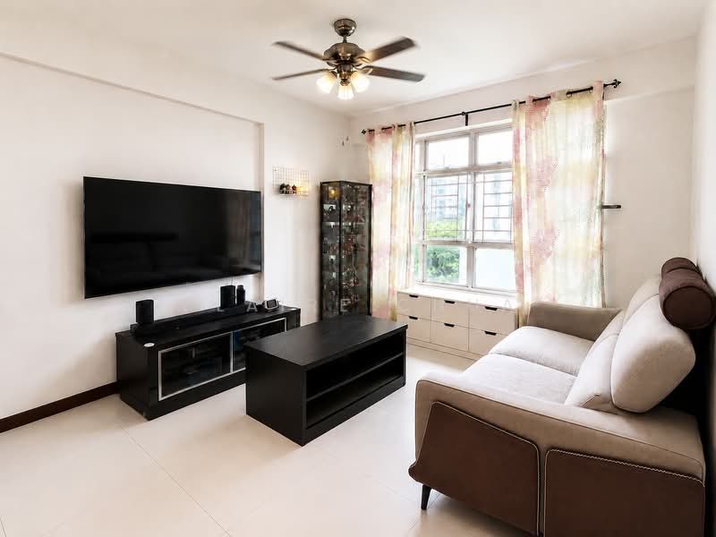 430A Yishun Avenue 11, 430A Yishun Avenue 11, 3 Bedrooms, 990 sqft, HDB Flat For Sale, by Claire Chua, 500216127 - Living Room - PropertyGuru.com.sg