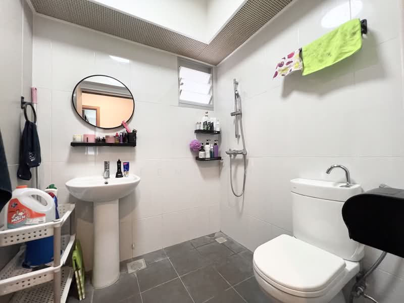 103A Canberra Street, 103A Canberra Street, 3 Bedrooms, 1,001 sqft, HDB Flat For Sale, by Reene Tok, 500216132 - Bathroom - PropertyGuru.com.sg