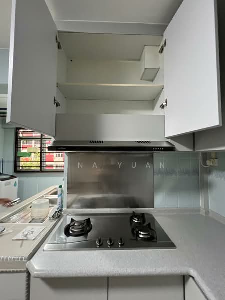 211 Bishan Street 23, 211 Bishan Street 23, 3 Bedrooms, 980 sqft, HDB Flat For Rent, by Tina Yuan, 500216149 - Kitchen - PropertyGuru.com.sg