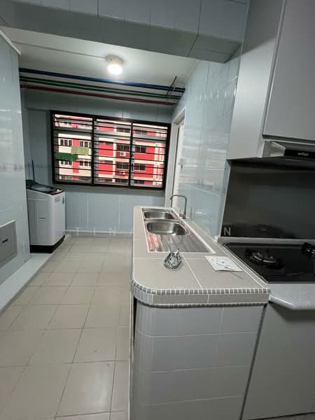 211 Bishan Street 23, 211 Bishan Street 23, 3 Bedrooms, 980 sqft, HDB Flat For Rent, by Tina Yuan, 500216149 - Kitchen - PropertyGuru.com.sg