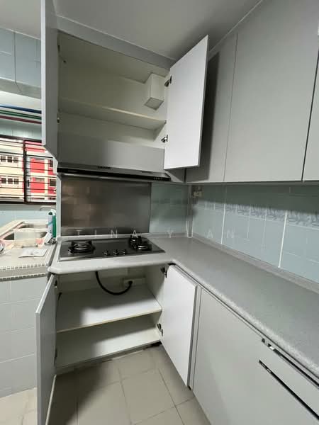 211 Bishan Street 23, 211 Bishan Street 23, 3 Bedrooms, 980 sqft, HDB Flat For Rent, by Tina Yuan, 500216149 - Kitchen - PropertyGuru.com.sg