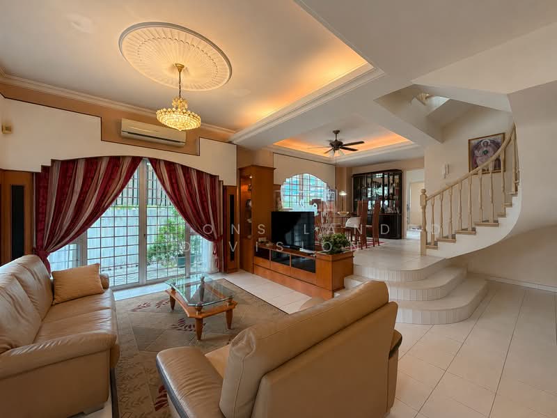 Sirat Place $1,4xx psf, Freehold 3-Storey Corner Terrace along a cul-de-sac, Sirat Place, Sirat Road, Lange Road, 5 Bedrooms, 2,620 sqft, Corner Terrace For Sale, by TRAVIS SEAH, 500216159 - Living Room - PropertyGuru.com.sg