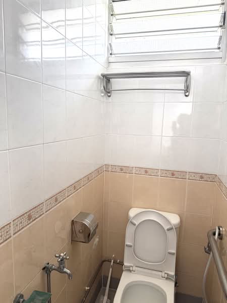 3 Haig Road, 3 Haig Road, 3 Bedrooms, 818 sqft, HDB Flat For Rent, by Michelle Poh, 500216165 - Bathroom - PropertyGuru.com.sg