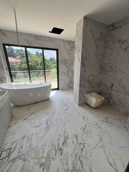 Woodlands Park, Jalan Bumbong, 8 Bedrooms, 8,375 sqft, Semi-Detached House For Sale, by Rachel ng, 500216181 - Bathroom - PropertyGuru.com.sg