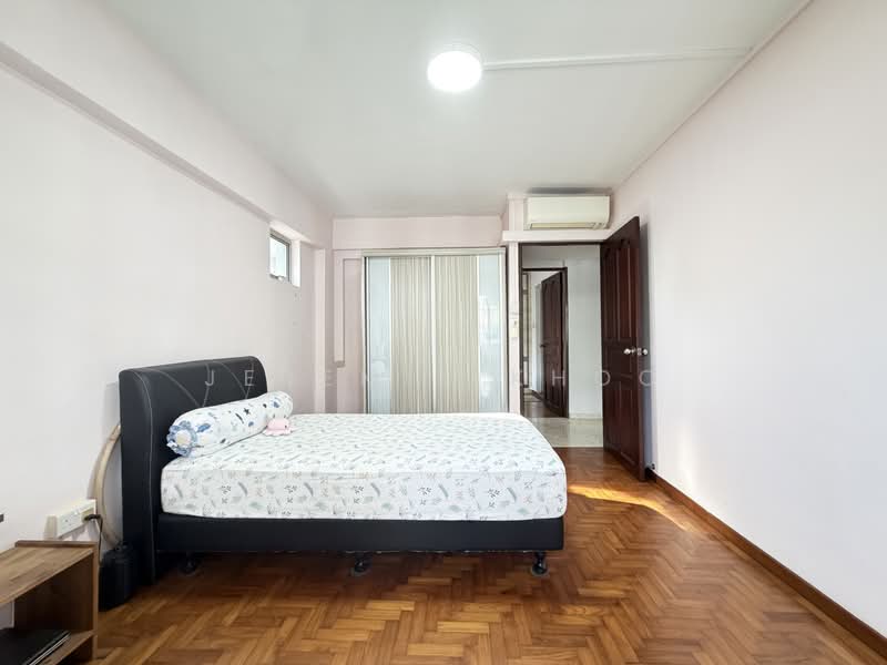 1km to 4 Pri Schs I Next to MRT and Integrated Hub!!, , 4 Bedrooms, 1,582 sqft, HDB Flat For Sale, by Jeremie Khoo, 500216188 - Bedroom - PropertyGuru.com.sg