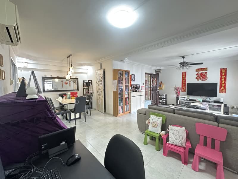 475 Sembawang Drive, 475 Sembawang Drive, 3 Bedrooms, 1,184 sqft, HDB Flat For Sale, by Dave Ong, 500216201 - Living Room - PropertyGuru.com.sg