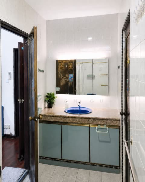 1 Junior Master Room and 3 Common Rooms available for rent in Marine Parade area, 059, , Room Rental, 300 sqft, Detached House For Rent, by Nickson Guay, 500216203 - Bathroom - PropertyGuru.com.sg