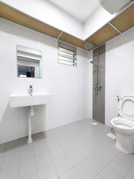 216D Compassvale Drive, 216D Compassvale Drive, 3 Bedrooms, 1,216 sqft, HDB Flat For Sale, by Ashley Chia, 500216214 - Bathroom - PropertyGuru.com.sg