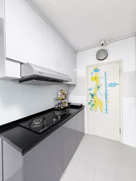 216D Compassvale Drive, 216D Compassvale Drive, 3 Bedrooms, 1,216 sqft, HDB Flat For Sale, by Ashley Chia, 500216214 - Kitchen - PropertyGuru.com.sg