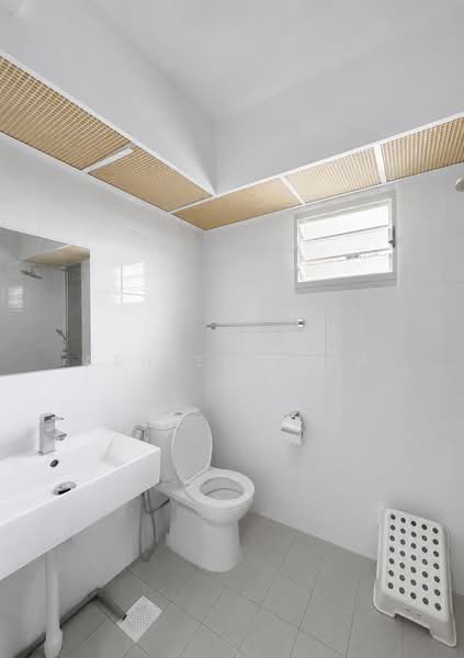 216D Compassvale Drive, 216D Compassvale Drive, 3 Bedrooms, 1,216 sqft, HDB Flat For Sale, by Ashley Chia, 500216214 - Bathroom - PropertyGuru.com.sg
