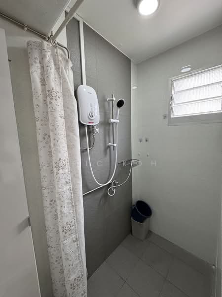 534 Bukit Batok Street 51, 534 Bukit Batok Street 51, 2 Bedrooms, 742 sqft, HDB Flat For Rent, by Eric Koh, 500216226 - Bathroom - PropertyGuru.com.sg