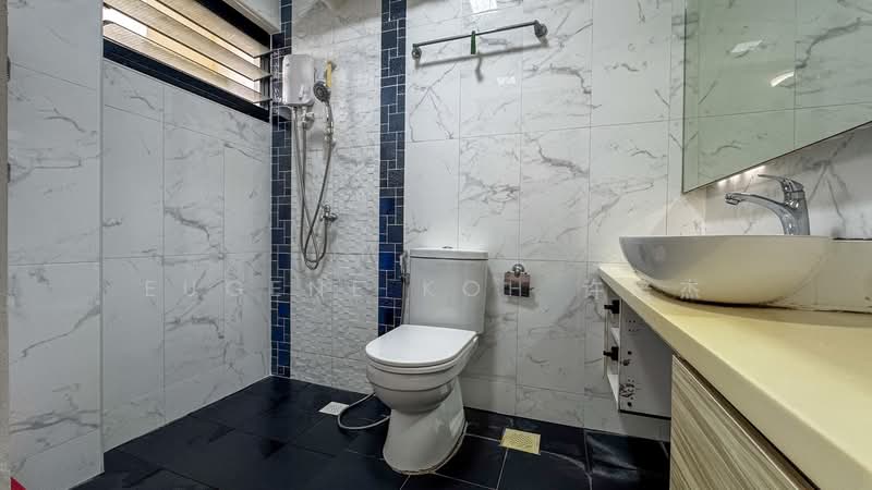 686B Jurong West Central 1, 686B Jurong West Central 1, 3 Bedrooms, 1,001 sqft, HDB Flat For Sale, by Eugene Koh 许培杰, 500216231 - Bathroom - PropertyGuru.com.sg