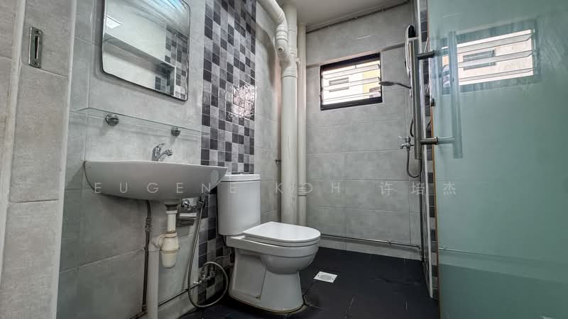 686B Jurong West Central 1, 686B Jurong West Central 1, 3 Bedrooms, 1,001 sqft, HDB Flat For Sale, by Eugene Koh 许培杰, 500216231 - Bathroom - PropertyGuru.com.sg