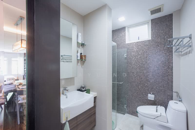 Siglap Lodge, 95 Upper East Coast Road, 5 Bedrooms, 1,948 sqft, Condominium For Sale, by Jiayu Ng, 500216235 - Bathroom - PropertyGuru.com.sg