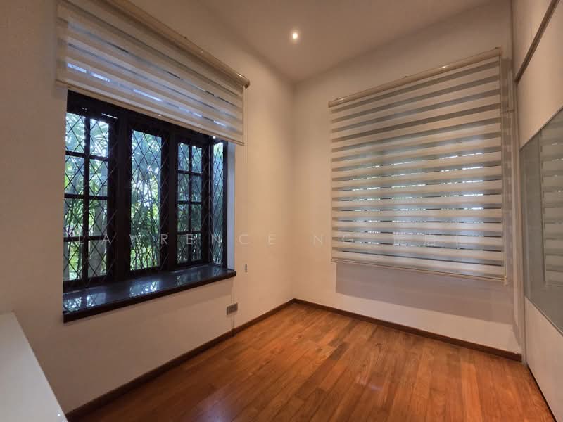 Charming Single Storey Detached House For Immediate Lease, , 5 Bedrooms, 4,845 sqft, Detached House For Rent, by Lawrence Ng 黄启恒, 500216242 - Bedroom 2 - PropertyGuru.com.sg