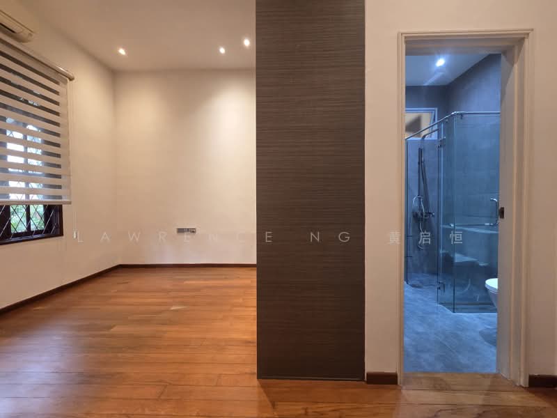 Charming Single Storey Detached House For Immediate Lease, , 5 Bedrooms, 4,845 sqft, Detached House For Rent, by Lawrence Ng 黄启恒, 500216242 - Master Room - PropertyGuru.com.sg