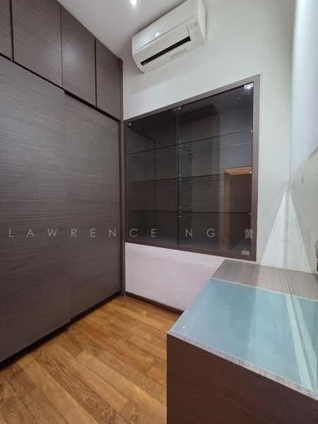 Charming Single Storey Detached House For Immediate Lease, , 5 Bedrooms, 4,845 sqft, Detached House For Rent, by Lawrence Ng 黄启恒, 500216242 - Master Room (Wardrobe and Study) - PropertyGuru.com.sg