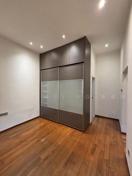 Charming Single Storey Detached House For Immediate Lease, , 5 Bedrooms, 4,845 sqft, Detached House For Rent, by Lawrence Ng 黄启恒, 500216242 - Master Room - PropertyGuru.com.sg
