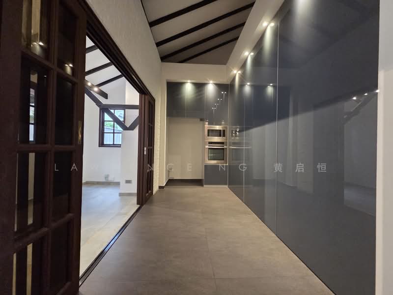 Charming Single Storey Detached House For Immediate Lease, , 5 Bedrooms, 4,845 sqft, Detached House For Rent, by Lawrence Ng 黄启恒, 500216242 - Dry kitchen - PropertyGuru.com.sg