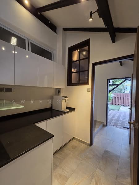 Charming Single Storey Detached House For Immediate Lease, , 5 Bedrooms, 4,845 sqft, Detached House For Rent, by Lawrence Ng 黄启恒, 500216242 - Kitchen - PropertyGuru.com.sg