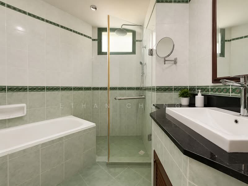Yew Mei Green, 52 Choa Chu Kang North 6, 4 Bedrooms, 1,411 sqft, Condominium For Sale, by Ethan Chong, 500216266 - Bathroom - PropertyGuru.com.sg