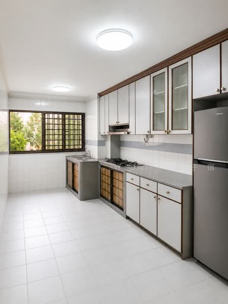 105 Jurong East Street 13, 105 Jurong East Street 13, 3 Bedrooms, 980 sqft, HDB Flat For Rent, by Celine Chow 周于琪, 500216275 - Kitchen - PropertyGuru.com.sg