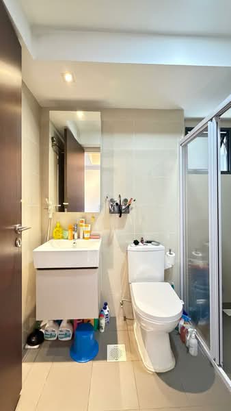 311B Clementi Avenue 4, 311B Clementi Avenue 4, 3 Bedrooms, 861 sqft, HDB Flat For Sale, by James Yeo, 500216298 - Bathroom - PropertyGuru.com.sg