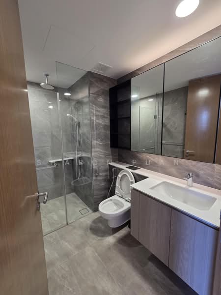 Whistler Grand, 107 West Coast Vale, 2 Bedrooms, 614 sqft, Condominium For Rent, by Sharon Puan, 500216302 - Bathroom - PropertyGuru.com.sg
