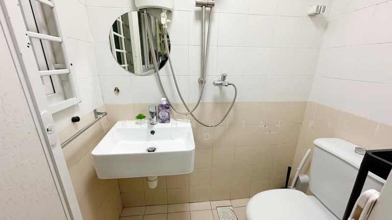The Floravale, 248 Westwood Avenue, Room Rental, 100 sqft, Executive Condominium For Rent, by Bespoke Habitat Pte Ltd, 500216314 - 06-63 Common Bathroom - PropertyGuru.com.sg