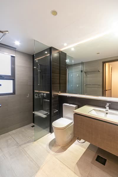 Bellewoods, 106 Woodlands Avenue 5, 3 Bedrooms, 1,098 sqft, Executive Condominium For Sale, by Joel Wee, 500216317 - Bathroom - PropertyGuru.com.sg
