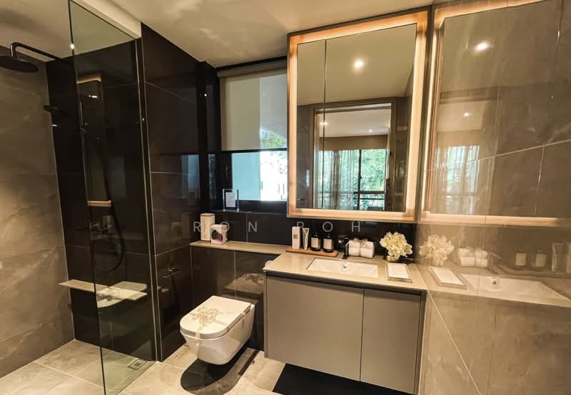 Pinetree Hill, 36 Pine Grove, Clementi Park / Upper Bukit Timah, 5 Bedrooms, 2,874 sqft, Condominium For Sale, by Ron Poh, 500216322 - Bathroom - PropertyGuru.com.sg