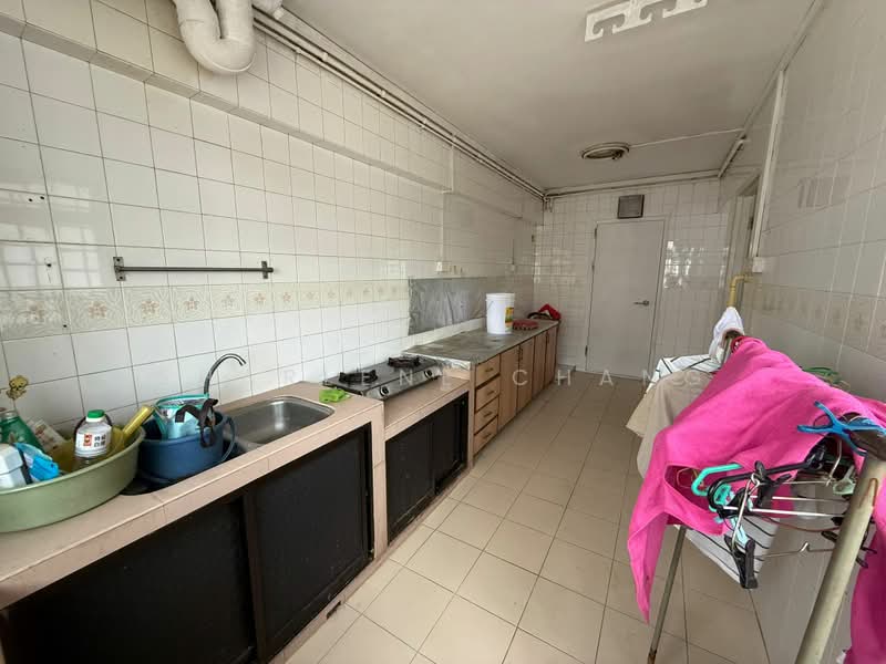 479 Sembawang Drive, 479 Sembawang Drive, 3 Bedrooms, 926 sqft, HDB Flat For Sale, by Sharlene Chang, 500216332 - Kitchen - PropertyGuru.com.sg