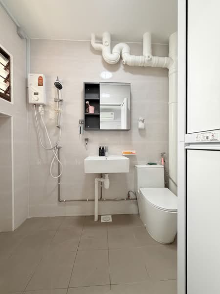 927 Yishun Central 1, 927 Yishun Central 1, 4 Bedrooms, 1,324 sqft, HDB Flat For Sale, by Rainbow Fan, 500216334 - Bathroom - PropertyGuru.com.sg