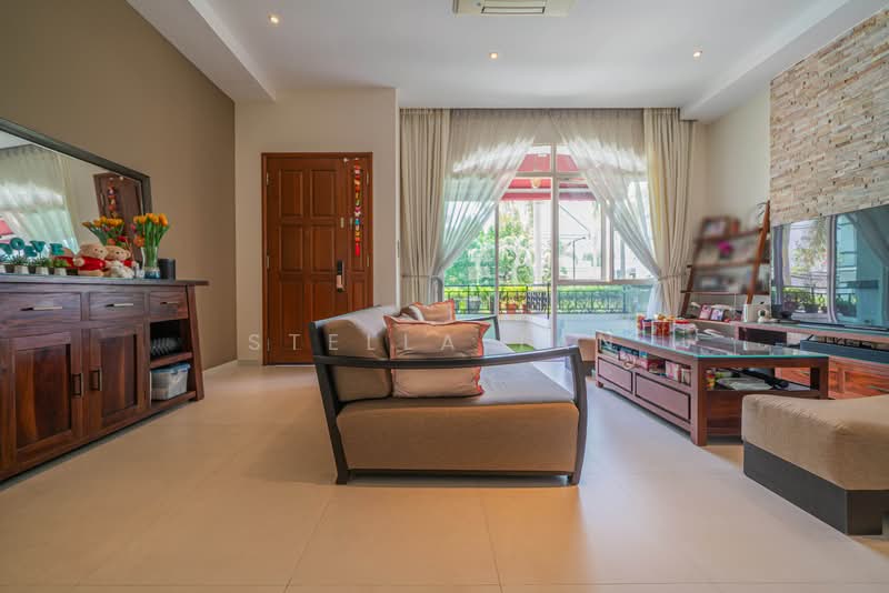 Horizon Green, 769 Ang Mo Kio Avenue 2, 6 Bedrooms, 3,261 sqft, Cluster House For Sale, by Stella Tan, 500216359 - Living Room - PropertyGuru.com.sg