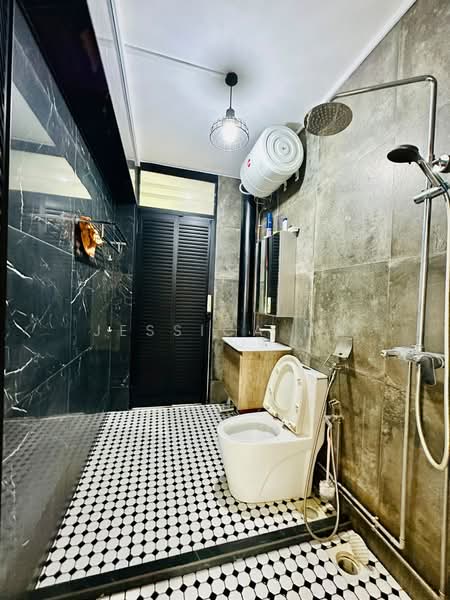 368 Corporation Drive, 368 Corporation Drive, 3 Bedrooms, 1,324 sqft, HDB Flat For Sale, by Jessica Ng, 500216366 - Bathroom - PropertyGuru.com.sg