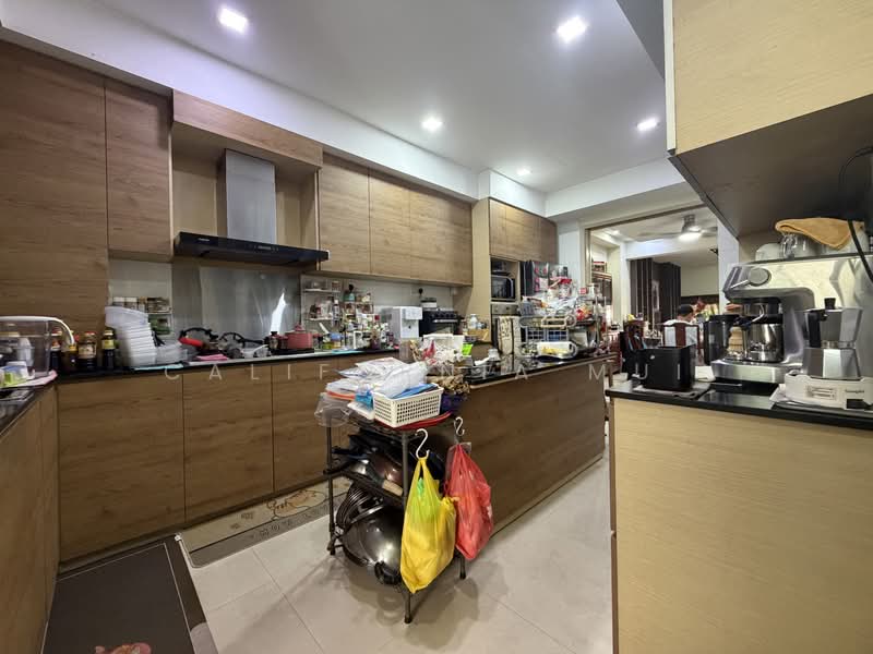Westwood Park, Westwood Crescent, 6 Bedrooms, 2,600 sqft, Terraced House For Sale, by California Mui, 500216367 - Kitchen - PropertyGuru.com.sg