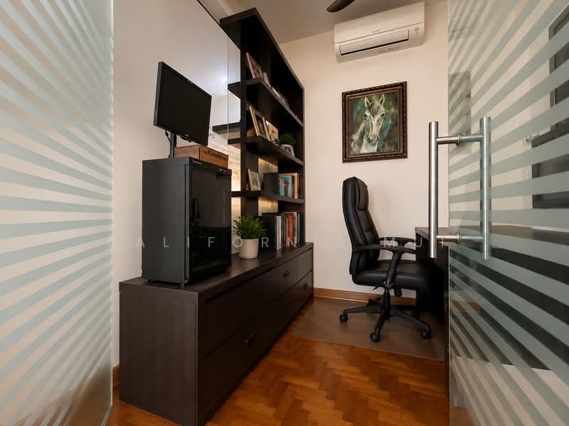 Westwood Park, Westwood Crescent, 6 Bedrooms, 2,600 sqft, Terraced House For Sale, by California Mui, 500216367 - Study - PropertyGuru.com.sg
