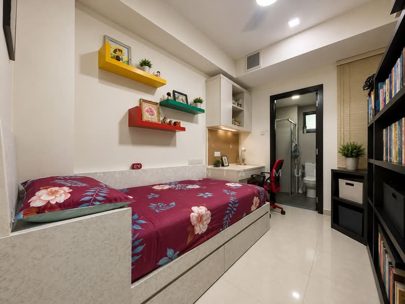 Westwood Park, Westwood Crescent, 6 Bedrooms, 2,600 sqft, Terraced House For Sale, by California Mui, 500216367 - Bedroom - PropertyGuru.com.sg