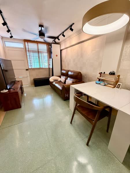 112 Lorong 1 Toa Payoh, 112 Lorong 1 Toa Payoh, 3 Bedrooms, 700 sqft, HDB Flat For Rent, by WT Hoe, 500216368 - Living Room - PropertyGuru.com.sg