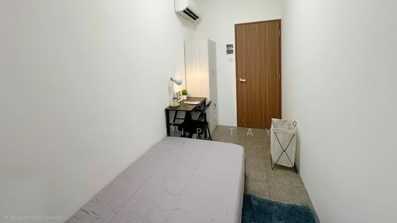 Westcove Condo, 10 West Coast Crescent, Room Rental, 100 sqft, Condominium For Rent, by Philip Tay, 500216369 - Bedroom - PropertyGuru.com.sg