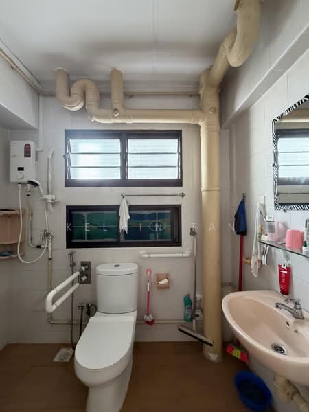 754 Woodlands Circle, 754 Woodlands Circle, 3 Bedrooms, 1,109 sqft, HDB Flat For Sale, by Kelvin Tan, 500216385 - Bathroom - PropertyGuru.com.sg