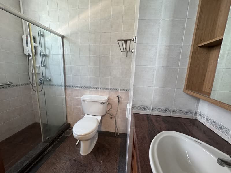 Burnfoot Terrace, , 5 Bedrooms, 5,000 sqft, Semi-Detached House For Sale, by Mark Wang, 500216393 - Bathroom - PropertyGuru.com.sg