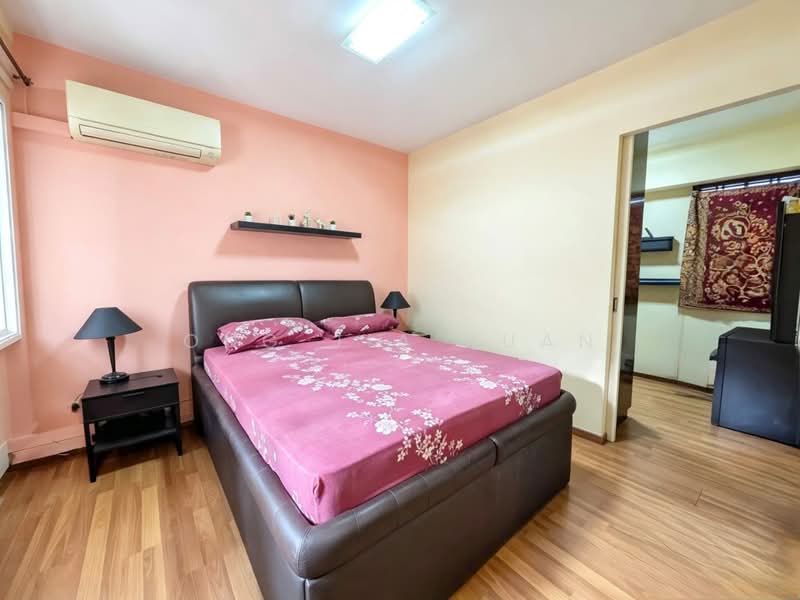 309 Canberra Road, 309 Canberra Road, 4 Bedrooms, 1,518 sqft, HDB Flat For Sale, by Ong Jia Xuan, 500216394 - Master Bedroom - PropertyGuru.com.sg